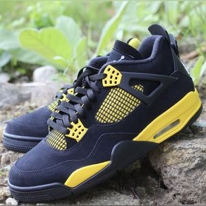 Nike Air Jordan 4 Retro Thunder 2023